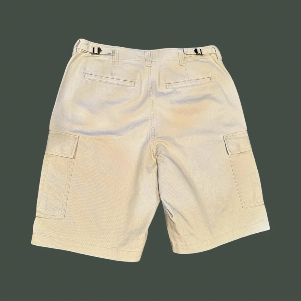BANANA REPUBLIC, NWOT, MENS, KHAKI, CARGO SHORTS. LONG LENGTH. SIZE 33